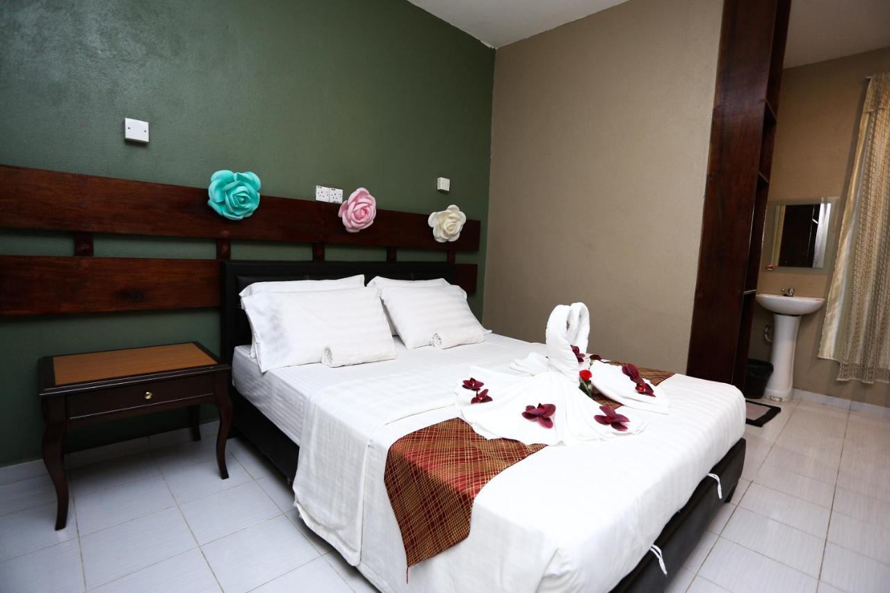 Pondok Muara Chalet Pantai Cenang  Exterior foto