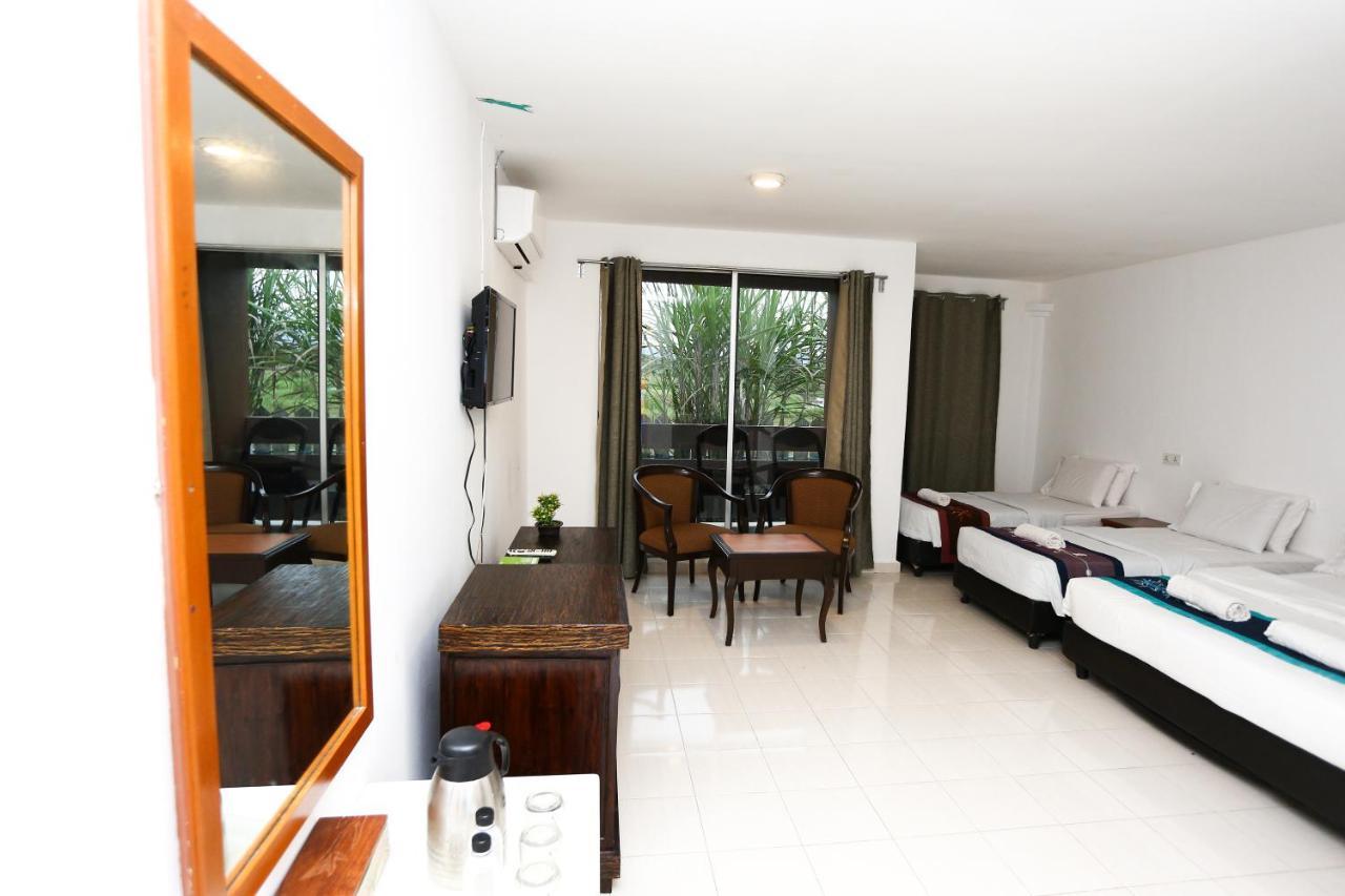 Pondok Muara Chalet Pantai Cenang  Exterior foto