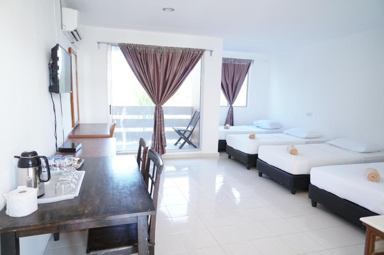 Pondok Muara Chalet Pantai Cenang  Exterior foto